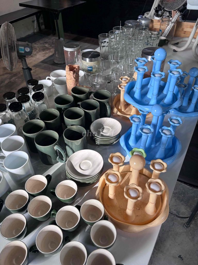Pass nhanh tất cả ly trên bàn. Mua bán Dụng cụ nhà bếp tại Thành phố Huế Thừa Thiên Huế được đăng bởi Phan Anh hình 1