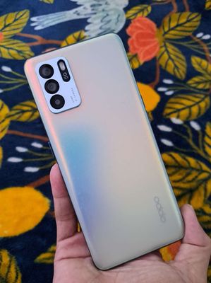 OPPO Reno6 Z 5G 8GB/128GB Bạc đa sắc quá đẹp.