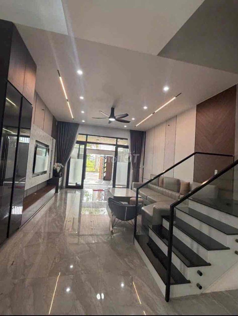 Аренда · 3 комн. · 100 м² · Quận Cẩm Lệ, ул. Đường 29 Tháng 3