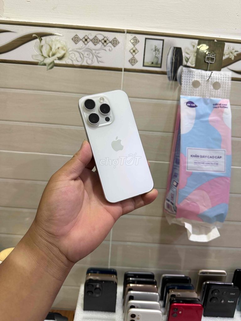 Apple iPhone 15 Pro 256GB Trắng. Mua bán Điện thoại tại Quận Tân Phú Tp Hồ Chí Minh được đăng bởi Thành Lê hình 1