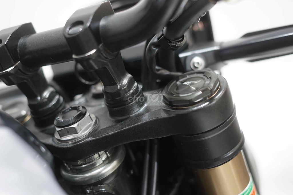 Honda CB300R Bạc 10000 km. Mua bán Xe máy tại Quận 12 Tp Hồ Chí Minh được đăng bởi Thiên Tài hình 11