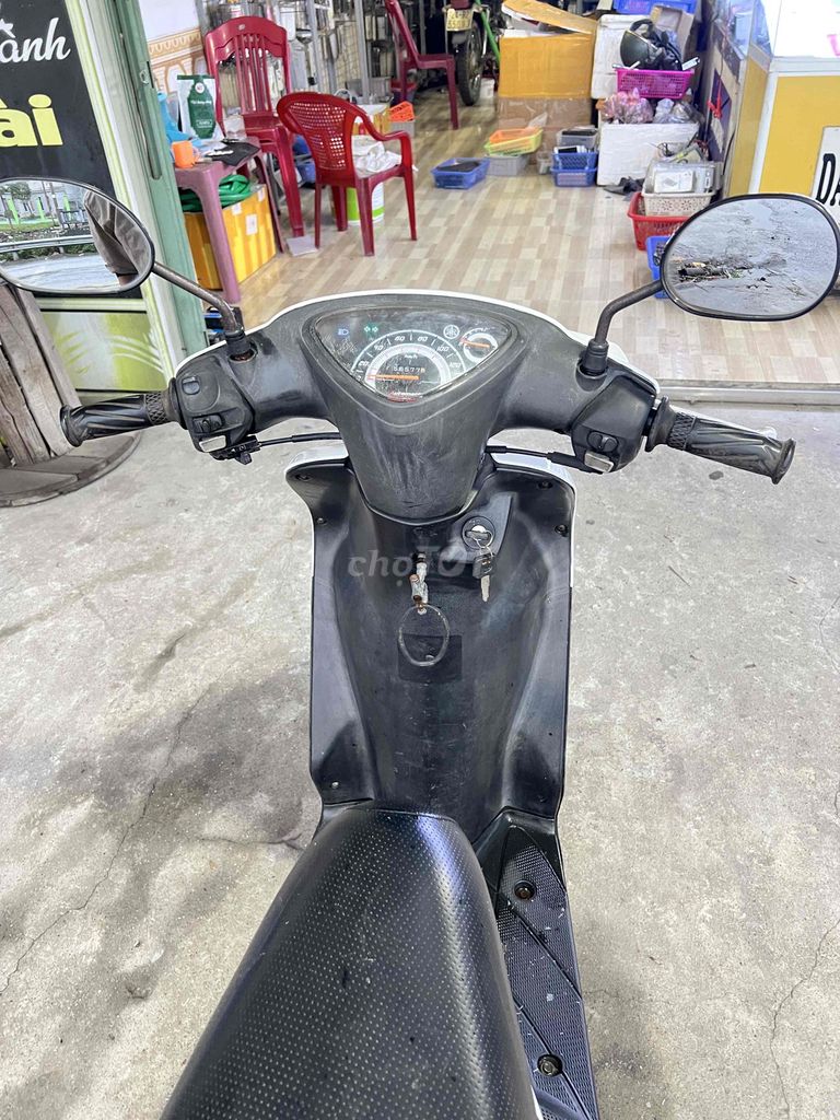 Yamaha Mio 2005 Trắng Tự động. Mua bán Xe máy tại Huyện Bình Lục Hà Nam được đăng bởi kỹ sư hẻm hình 4