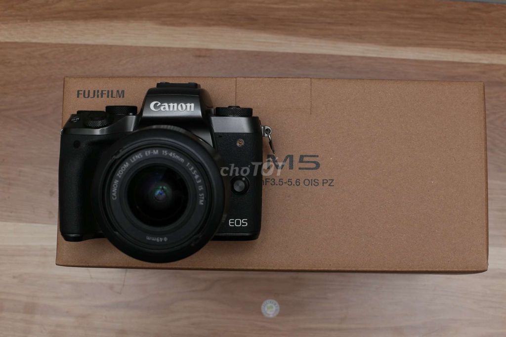 Canon M5 + Lens 15-45 likenew 97%