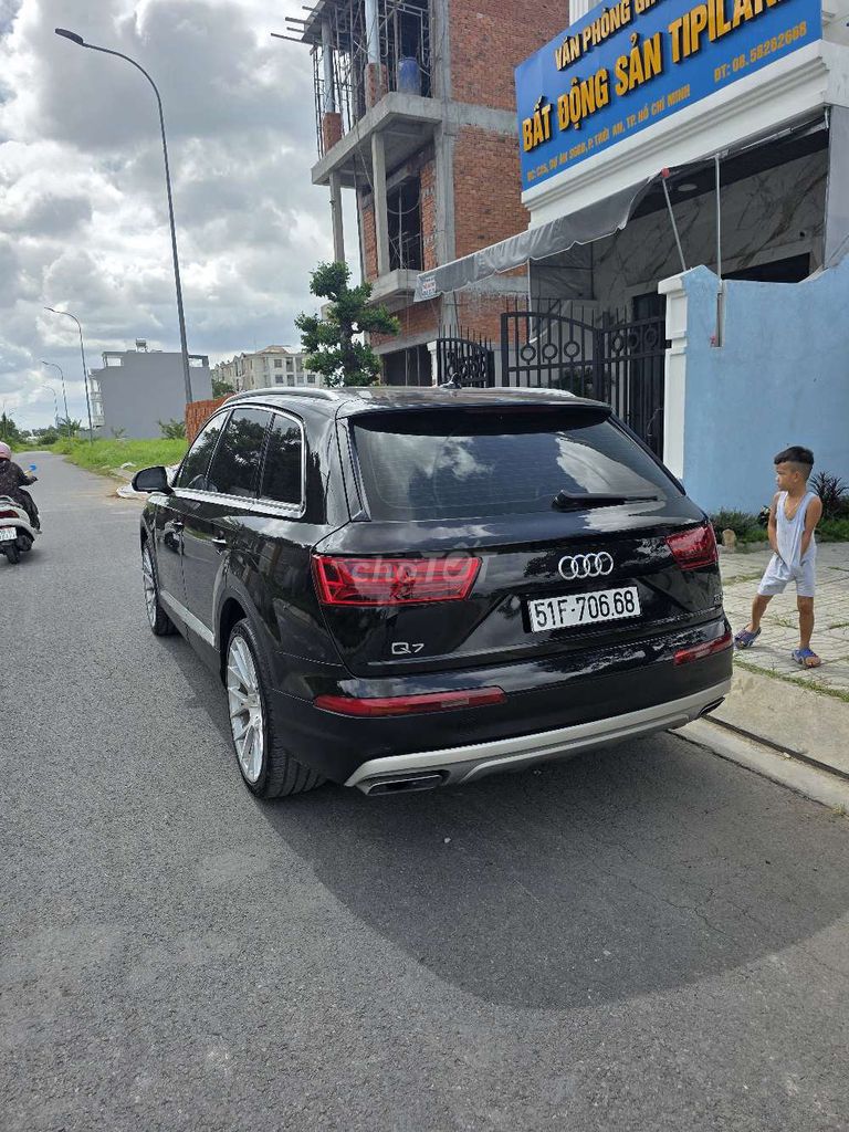 Audi Q7 2016 черный 160 тыс. км