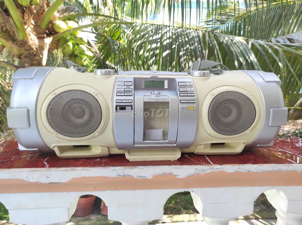 Boombox JVC RV-NB50 Kem, Bạc. Mua bán Tivi, Âm thanh tại Huyện Giồng Trôm Bến Tre được đăng bởi Lê hoàn hình 1