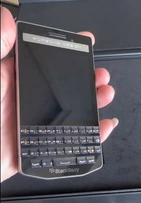 Blackberry Porche Design 9983 Carbon màu silver. Mua bán Điện thoại tại Thành phố Vĩnh Yên Vĩnh Phúc được đăng bởi Nghịch điện thoại