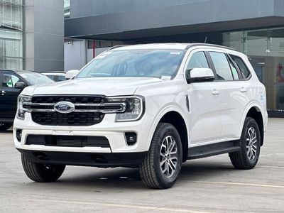 Ford Everest Ambiente 2025 Trắng
