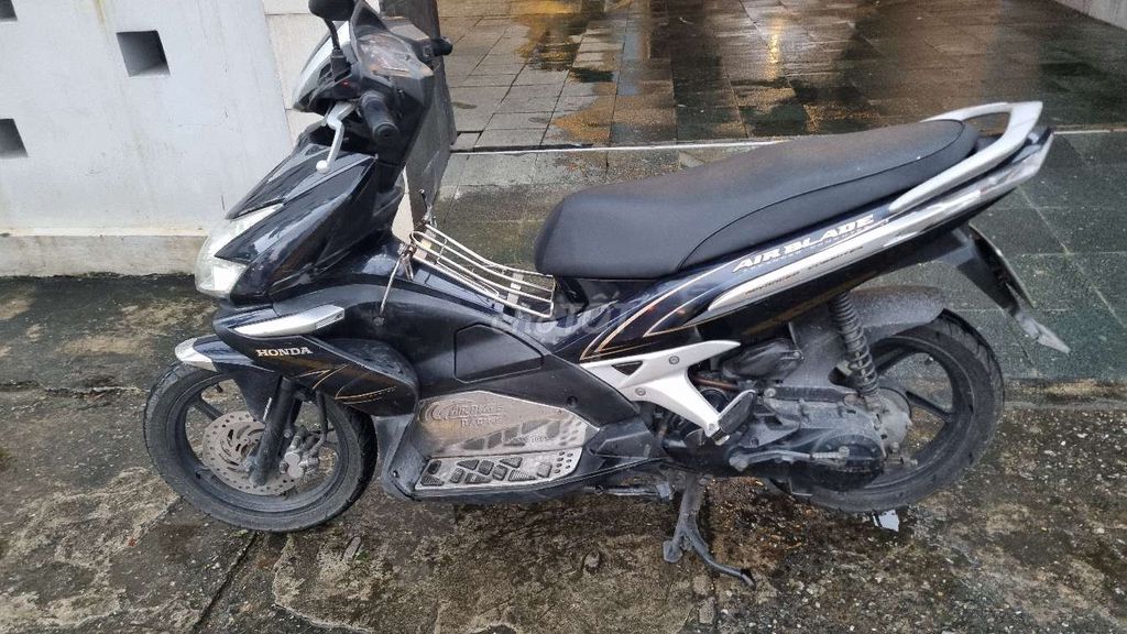 Honda Air Blade 2009 Đen. Mua bán Xe máy tại Quận Hải Châu Đà Nẵng được đăng bởi Dức long hình 5