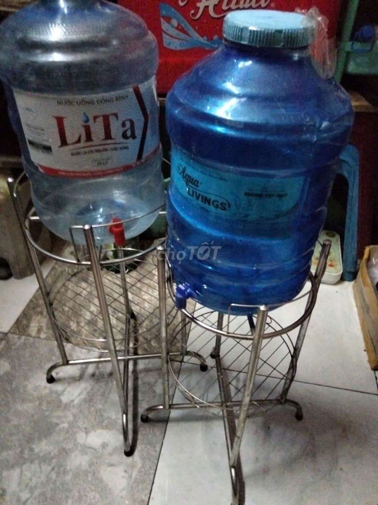 Kệ đựng bình nước Kim loại Bạc. Mua bán Tủ, kệ gia đình tại Quận Bình Thạnh Tp Hồ Chí Minh được đăng bởi Thế hình 1