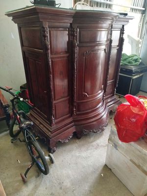 Dọn nhà cần bán tủ thờ gỗ chắc chắn. Mua bán Tủ, kệ gia đình tại Huyện Long Thành Đồng Nai được đăng bởi việt hoàng
