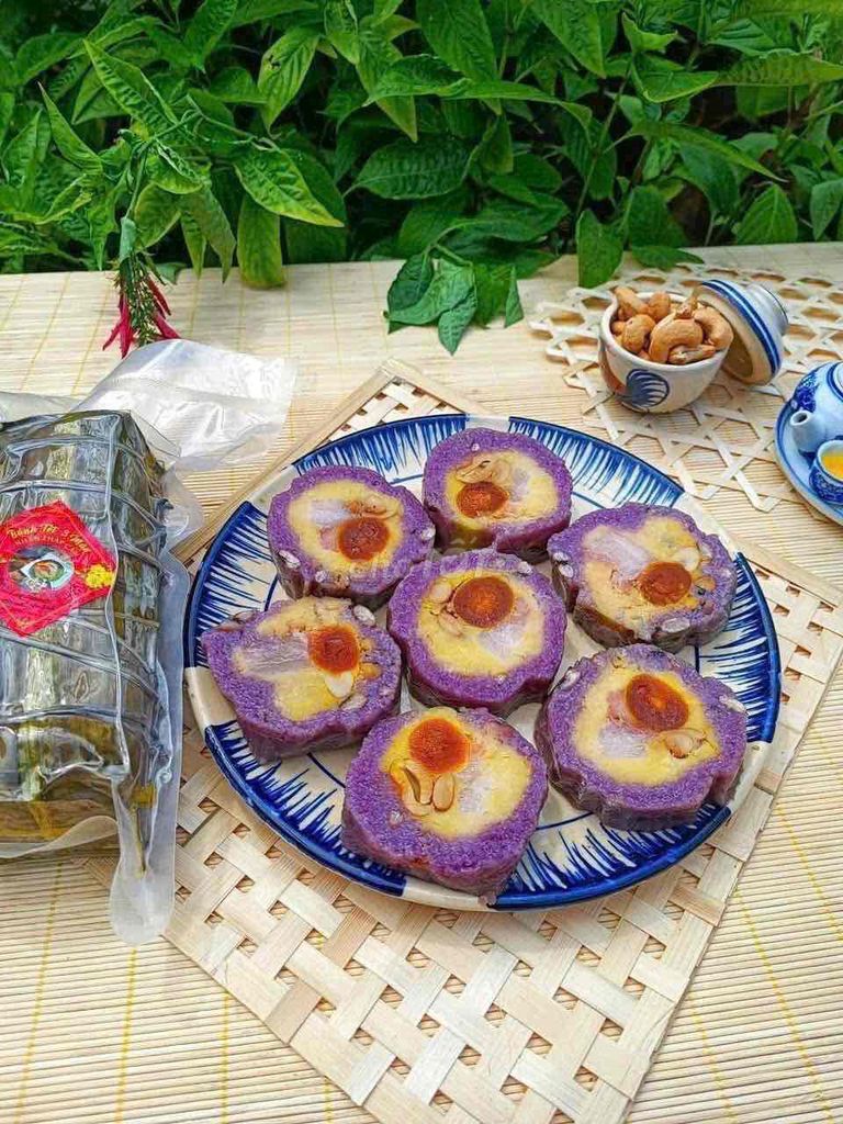 Bánh Tét Hạt điều, thịt mỡ, đậu xanh. Mua bán Đồ ăn, thực phẩm và các loại khác tại Huyện Hóc Môn Tp Hồ Chí Minh được đăng bởi Hôm Nay Ăn Gì hình 1