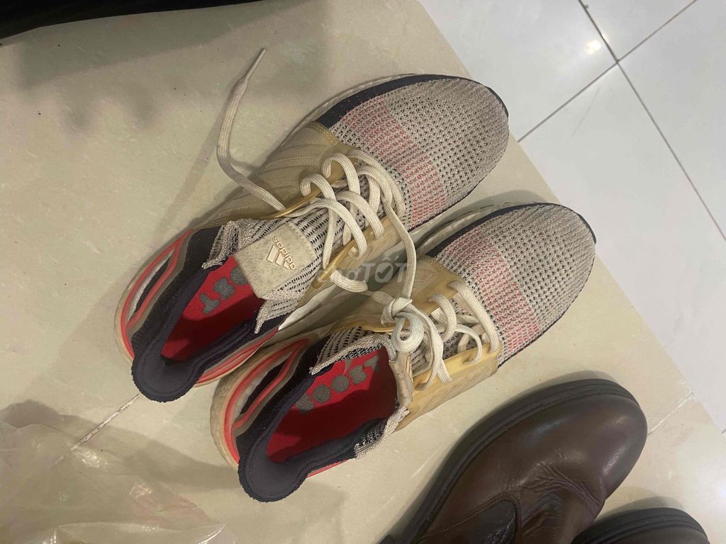 Giày thể thao Adidas Kem, Đỏ, Xanh US 9.5. Mua bán Giày dép tại Thành phố Vũng Tàu Bà Rịa - Vũng Tàu được đăng bởi Quân hình 1