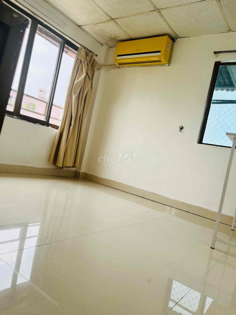 Аренда · 3 комн. · 18 м² · Quận 3, ул. Đường Cách Mạng Tháng 8