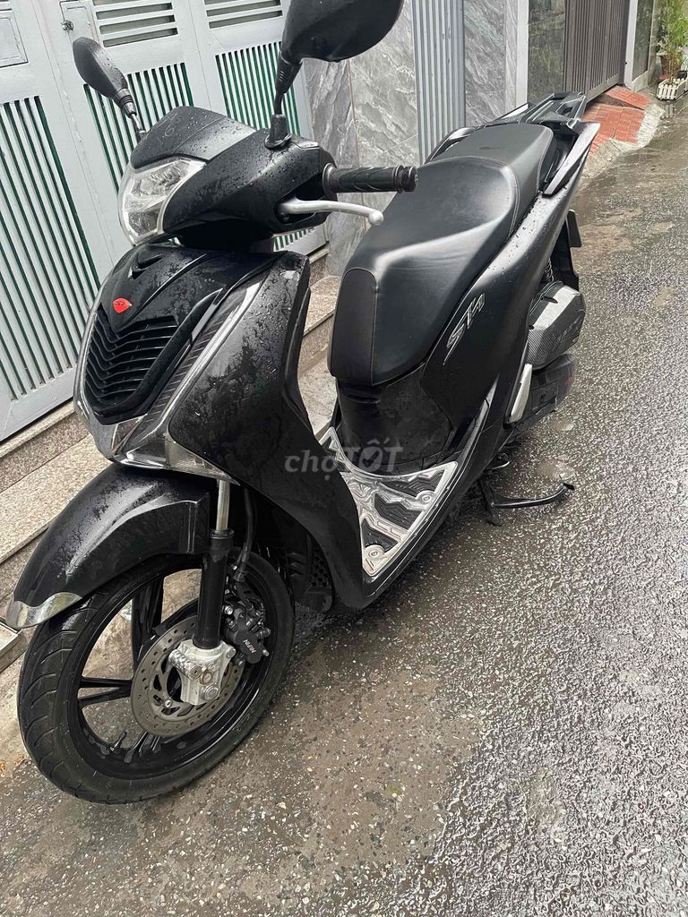SH 125 2018 Đen Nhám Nguyên Zin Đi Ít Cực Chất Ạ. Mua bán Xe máy tại Quận Hoàng Mai Hà Nội được đăng bởi Tuấn Giang hình 5