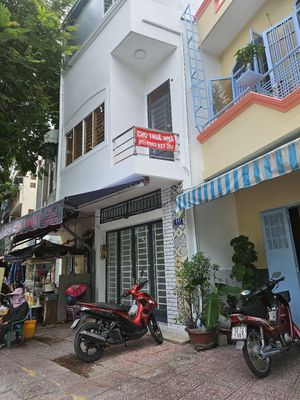 Аренда · 3 комн. · 40 м² · Quận 1, ул. Đường Hoàng Sa