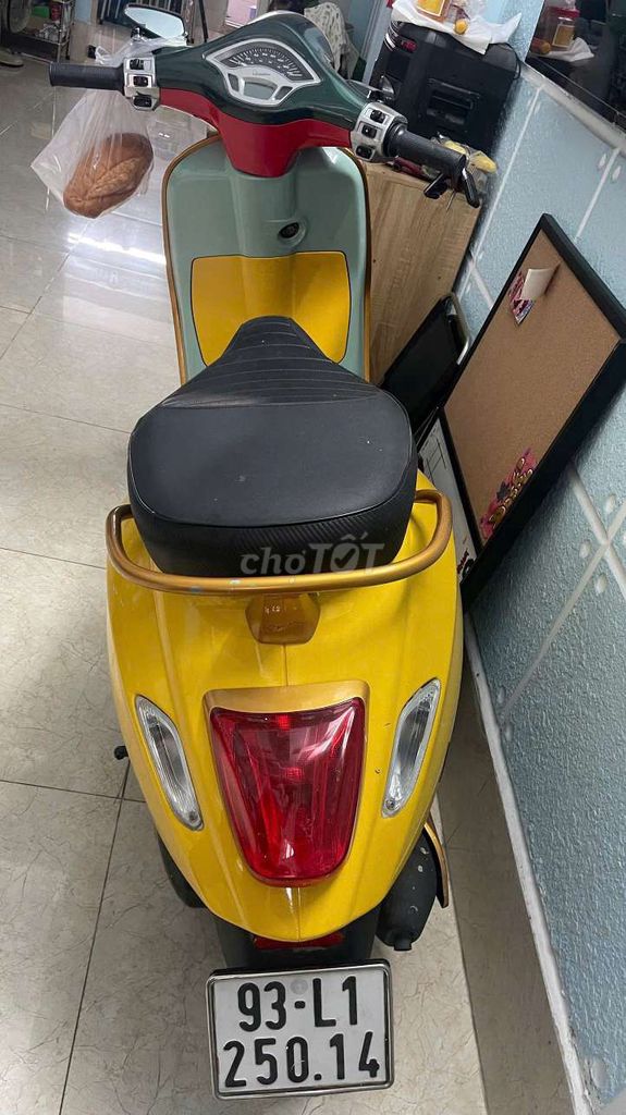 Xe Vespa Primevera đời 2015 một đời chủ.. Mua bán Xe máy tại Quận Gò Vấp Tp Hồ Chí Minh được đăng bởi Thới Hoàng Long Nguyễn hình 2