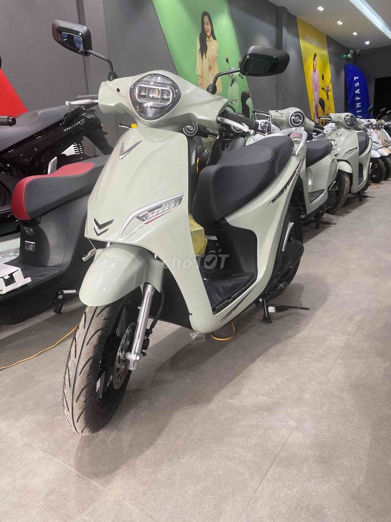 Xe máy điện VinFast Feliz Lite Trắng vs Xanh oliu. Mua bán Xe điện tại Thị xã Kỳ Anh Hà Tĩnh được đăng bởi Khanh Duy hình 1