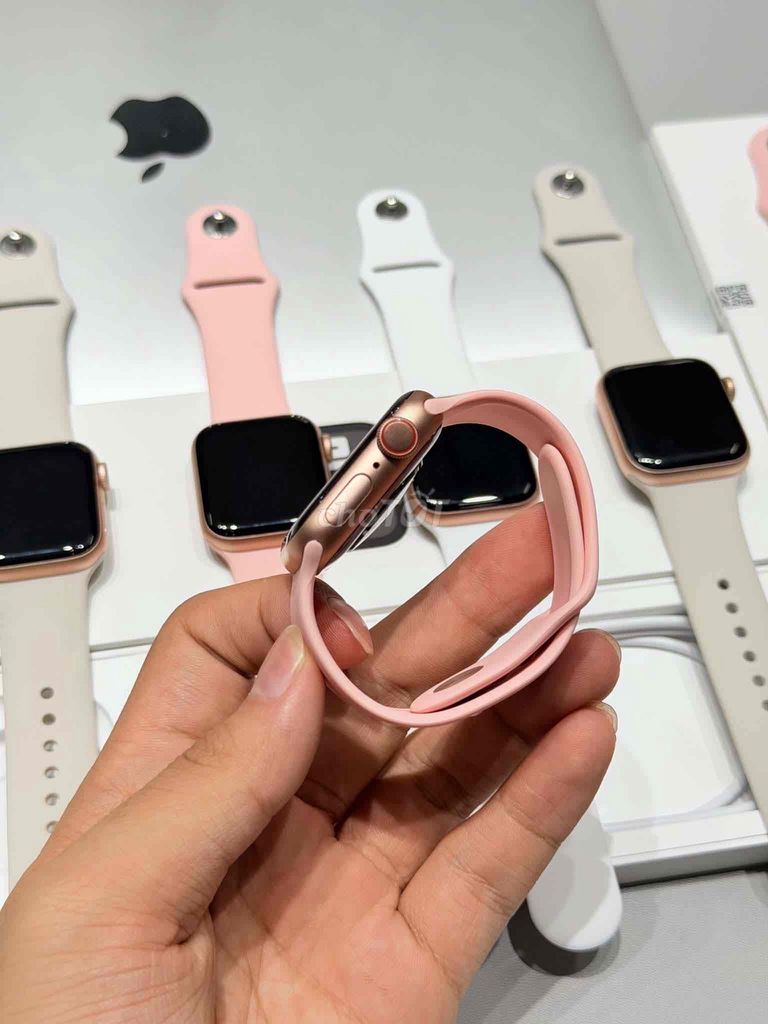 Apple Watch S4 40mm LTE Hồng Likenew. Mua bán Thiết bị đeo thông minh tại Huyện Gia Lâm Hà Nội được đăng bởi Vũ Thanh Long hình 1