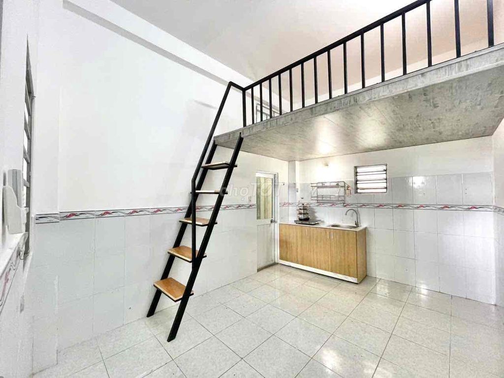 Phòng Gác Lửng Tiện Nghi Ngay Sân Bay, CV Gia Định