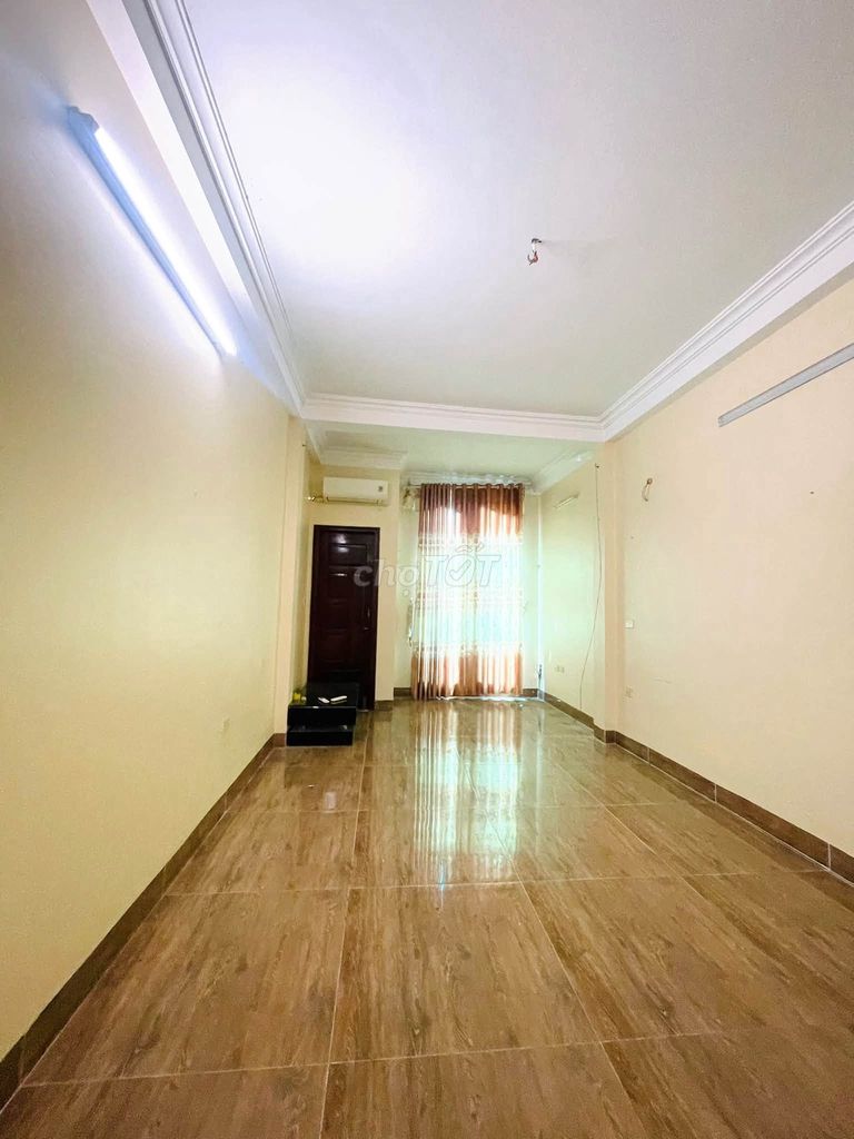 Дом Винь Нинь в аренду, 3 спальни, припаркованные машины