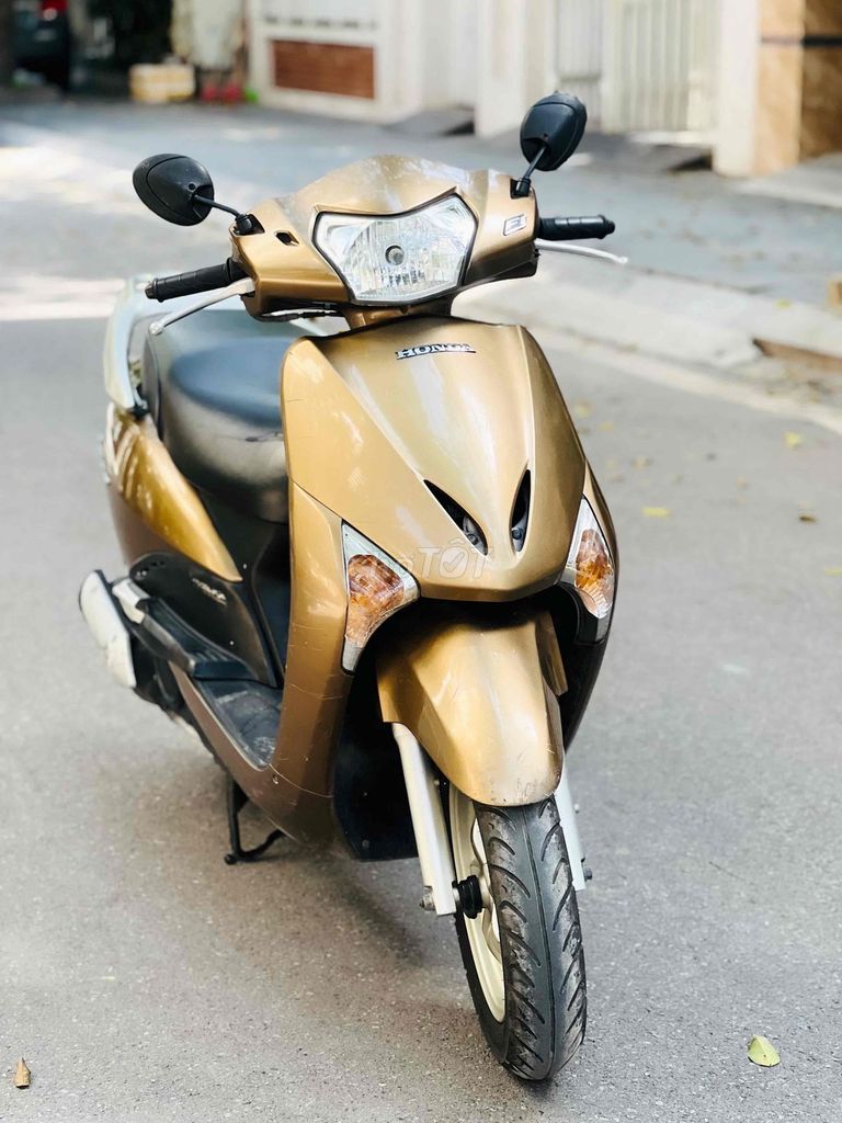 HONDA LEAD 110Fi ĐỜI CHÓT VÀNH CONG BIỂN HN 5 SỐ. Mua bán Xe máy tại Quận Cầu Giấy Hà Nội được đăng bởi Đỗ Mai hình 6