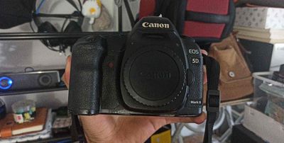Canon 5D2 ngoại hình cá xấu