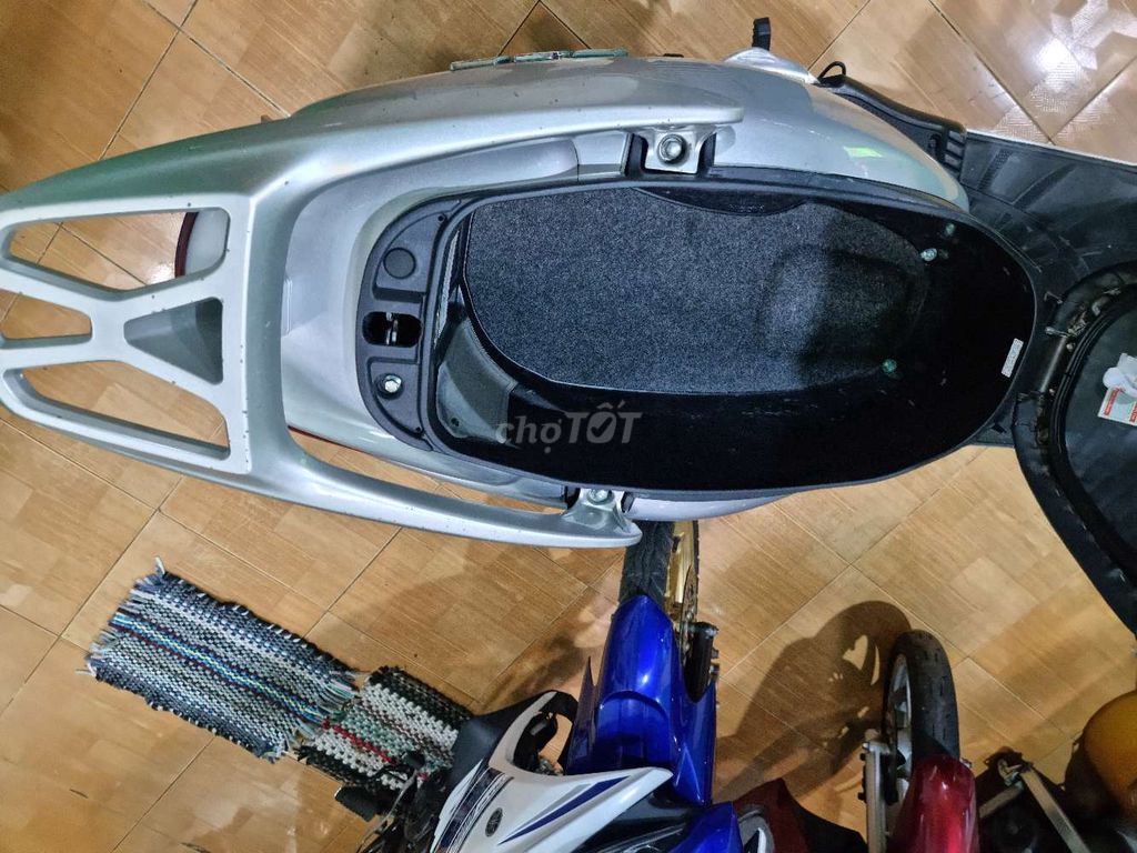 Honda Lead màu Bạc. Mua bán Xe máy tại Quận Ninh Kiều Cần Thơ được đăng bởi CHXM Trung Trưc  hình 10