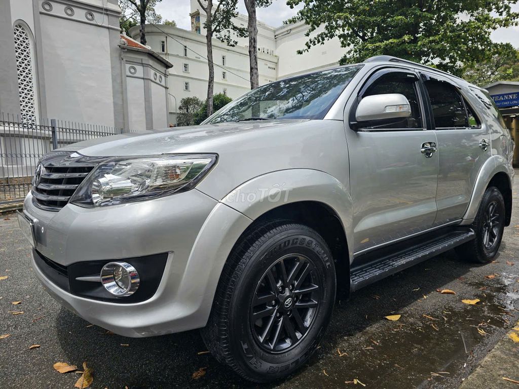 Toyota Fortuner 2.7 AT đăng ký t8/2015, mới 90%. Mua bán Ô tô tại Quận 10 Tp Hồ Chí Minh được đăng bởi Anh Thanh hình 4
