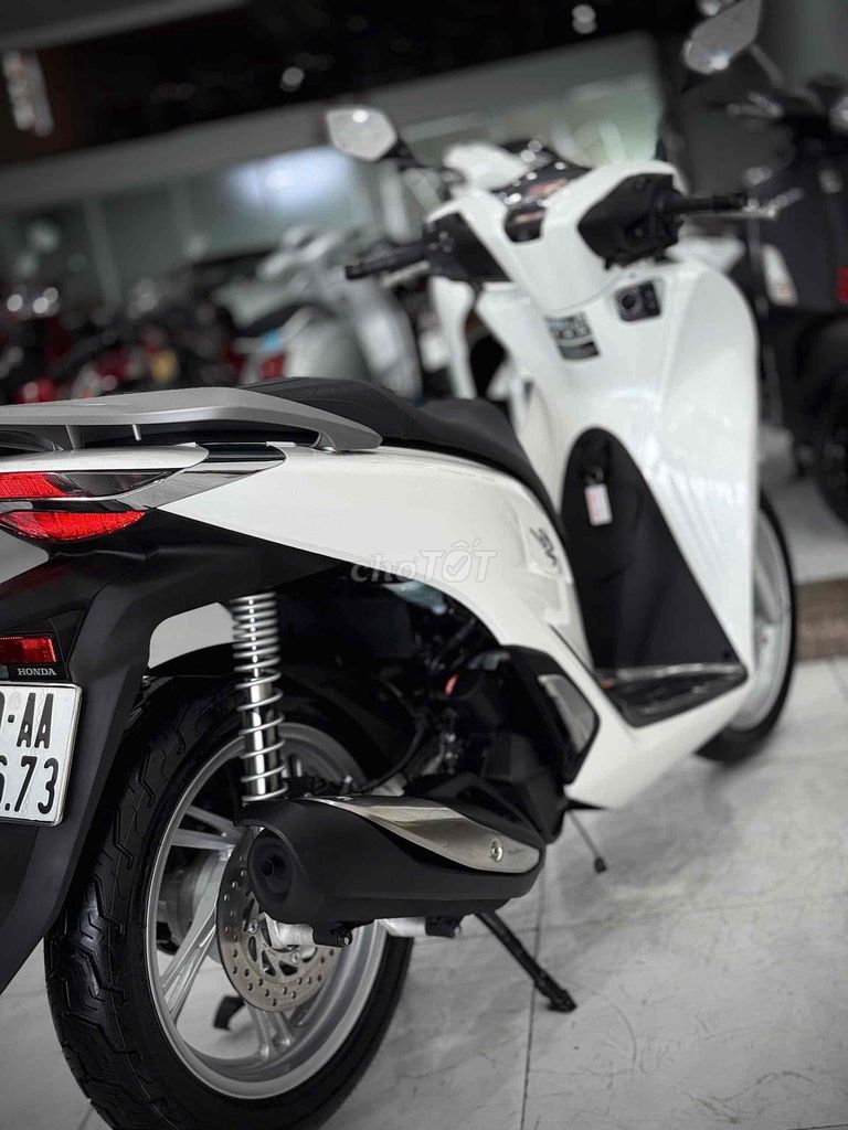 Sh125i 2025 Odo3k Lướt chính chủ ký ( Hỗ trợ GÓP ). Mua bán Xe máy tại Thị xã Phú Mỹ Bà Rịa - Vũng Tàu được đăng bởi Cửa Hàng Xe Máy Phú Mỹ hình 5