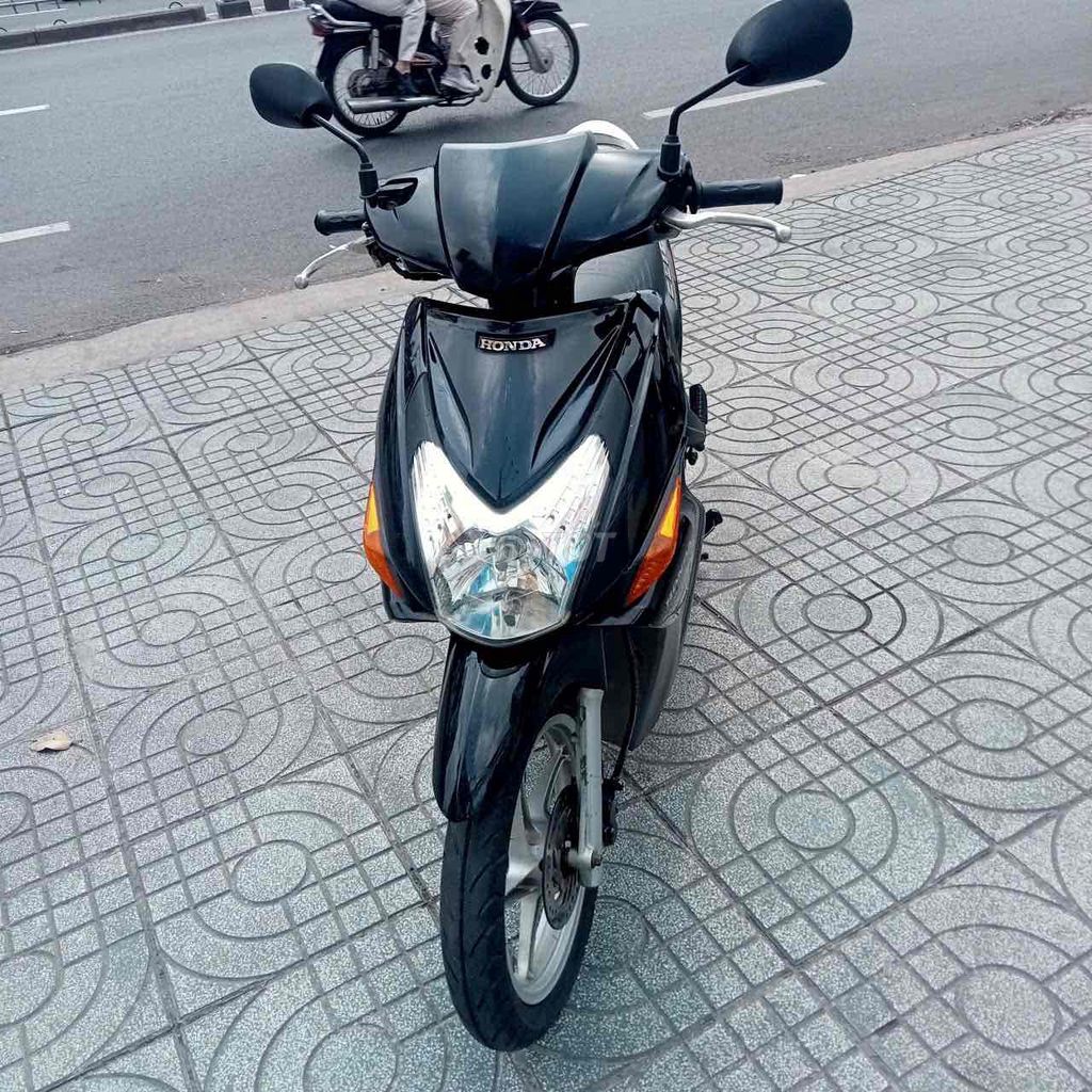 xe honda clict nhập khẩu đi làm đi chơi cần bán. Mua bán Xe máy tại Quận Phú Nhuận Tp Hồ Chí Minh được đăng bởi tung lam hình 3