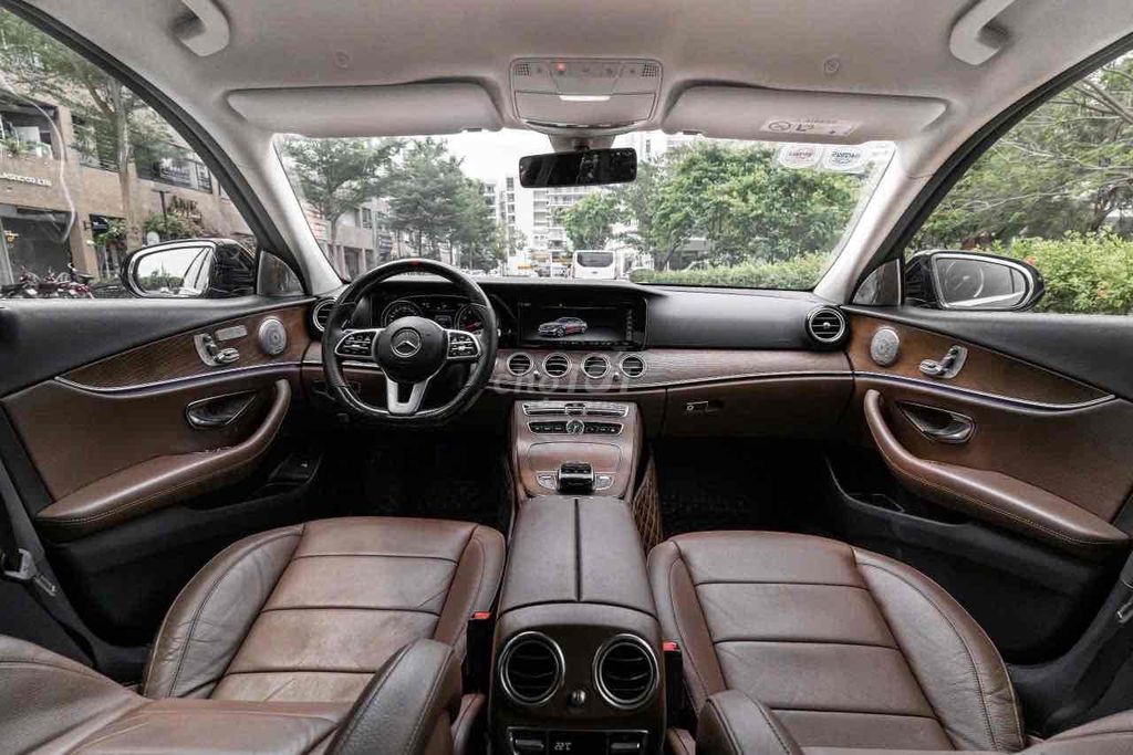 E200 2020 up full E63 màu đen nội thất nâu giá tôt. Mua bán Ô tô tại Quận 7 Tp Hồ Chí Minh được đăng bởi Dương Phương hình 11