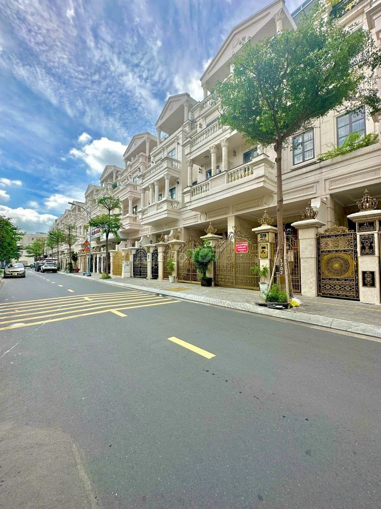 Cho thuê nguyên căn nhà phố Cityland Park Hills.