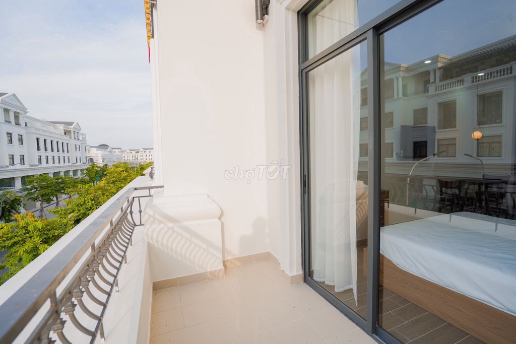 Сдается 1-комнатная квартира с отдельной кухней (35 м2) Vinhomes Marina.
