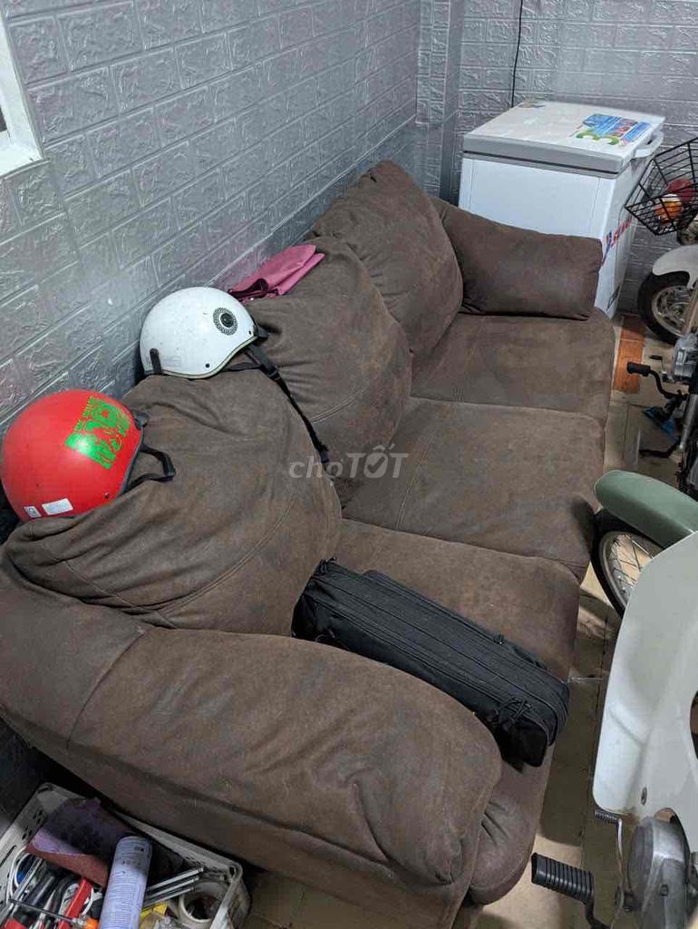 Ghế sofa da lộn Nâu 90%. Mua bán Bàn ghế tại Quận Bình Tân Tp Hồ Chí Minh được đăng bởi Nguyet hình 1