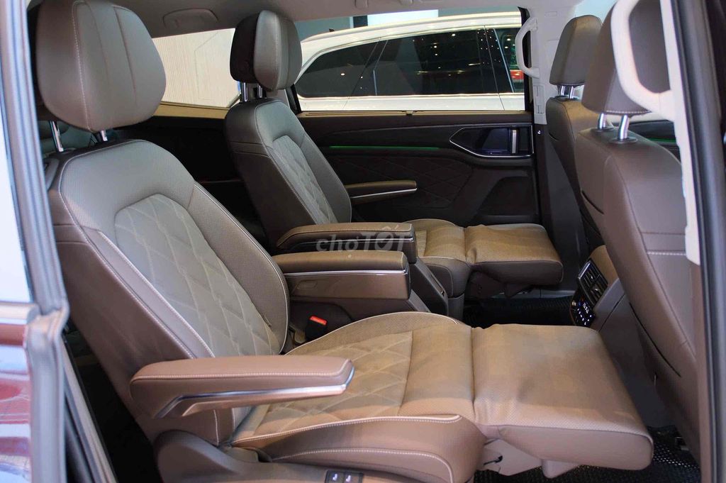 Volkswagen Viloran 2025. Mua bán Ô tô tại Quận 5 Tp Hồ Chí Minh được đăng bởi KhoaLee hình 10