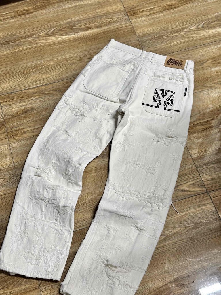 Quần jean Dirty Coins Cotton Trắng Unisex Mới. Mua bán Quần áo tại Quận 7 Tp Hồ Chí Minh được đăng bởi Đỗ Linh hình 1