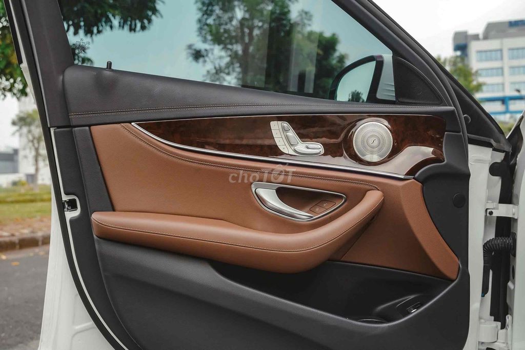 Mercedes Benz E Class 2023 - 6999 km cực đẹp. Mua bán Ô tô tại Quận 7 Tp Hồ Chí Minh được đăng bởi Hoàng Anh Tuấn hình 14