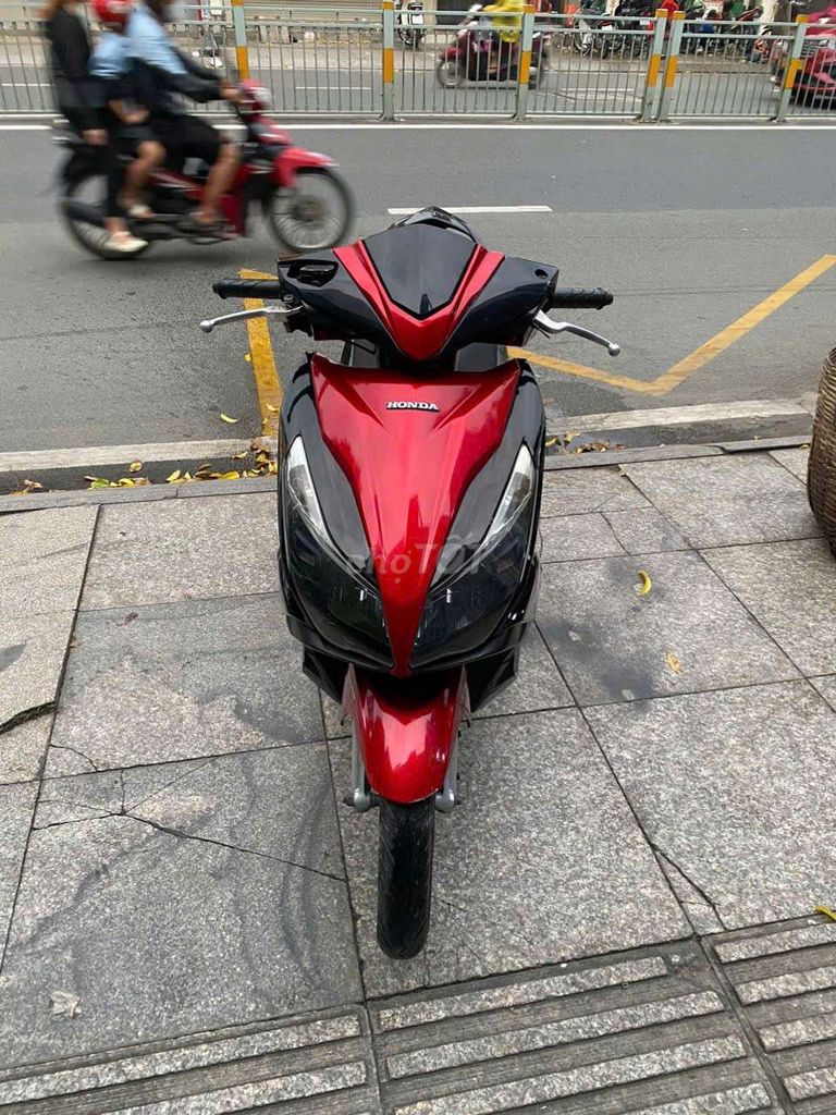 Honda Air Blade FI 2014 Красно-черный б/у