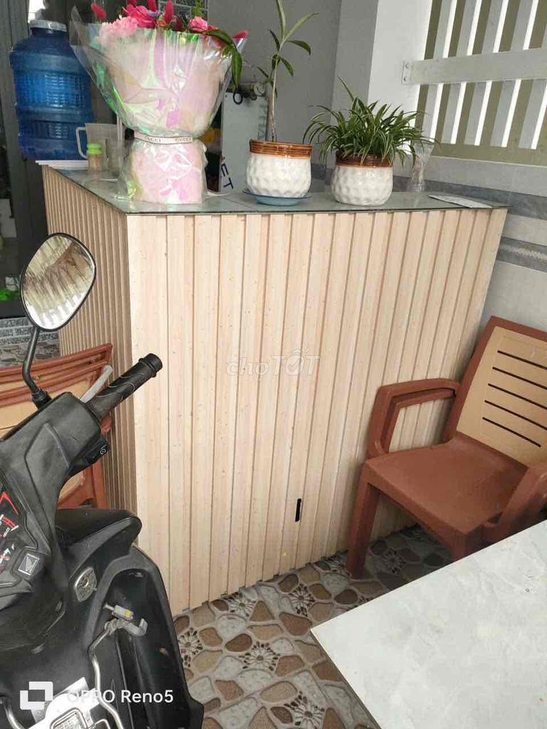 Tủ tính tiền quán ăn hoặc shop. Mua bán Tủ, kệ gia đình tại Quận Bình Thuỷ Cần Thơ được đăng bởi Tran Phuong Linh hình 1