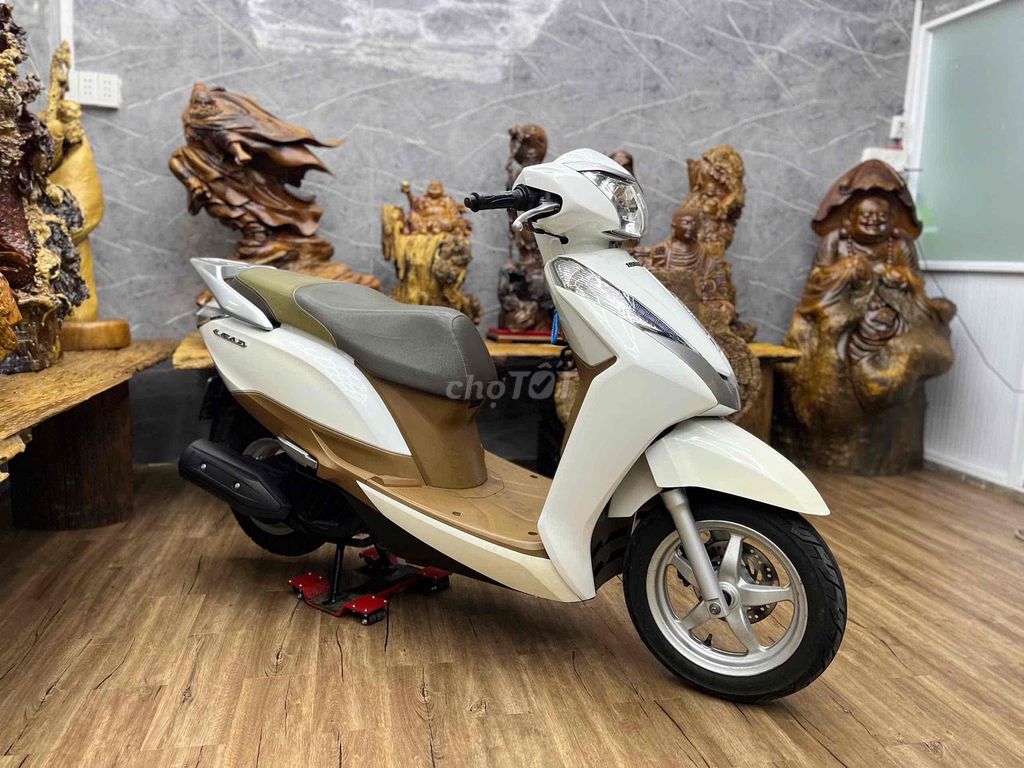 👉Lead 125Fi chính chủ bstp máy móc zin êm, khoẻ. Mua bán Xe máy tại Quận 7 Tp Hồ Chí Minh được đăng bởi Xe Cũ Hiếu CT hình 4
