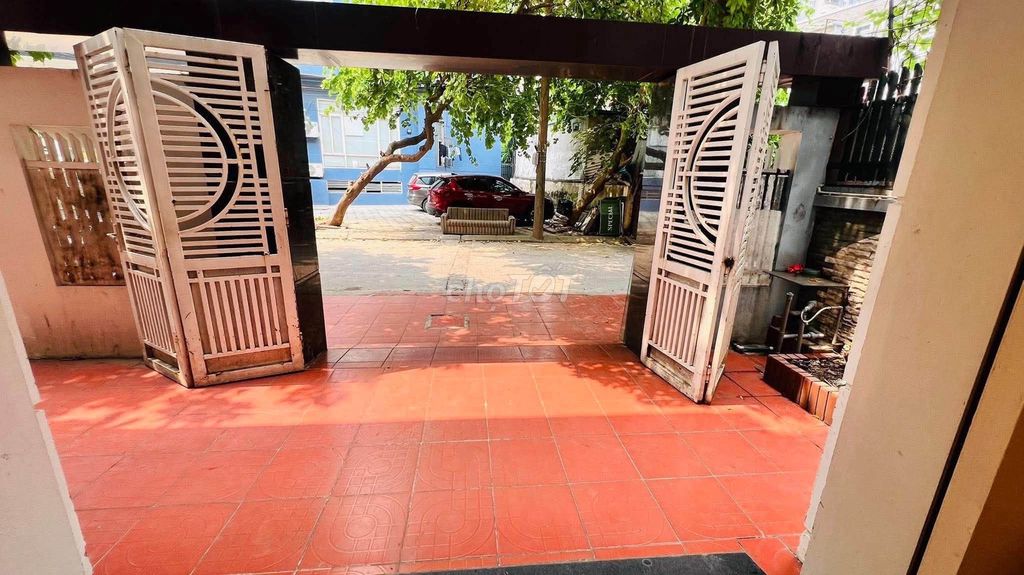 Cho thuê biệt thự ngõ 44 Nguyễn Cơ Thạch Mỹ Đình