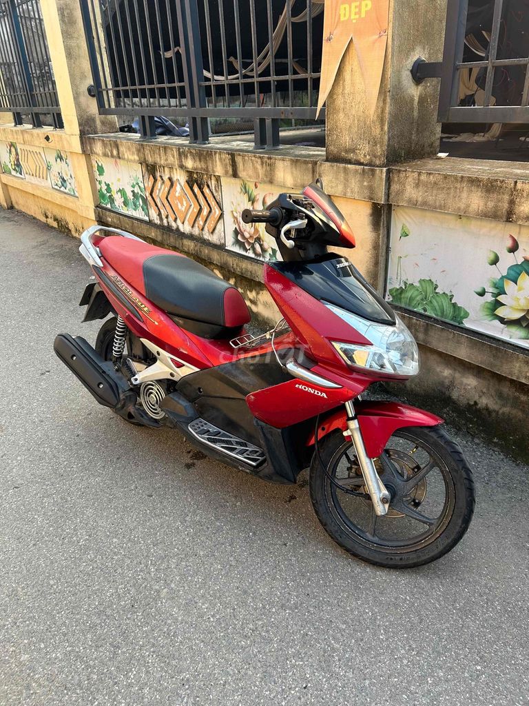 Honda Air Blade 2025 красный