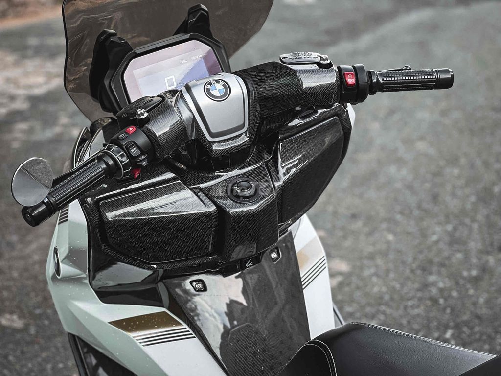 BMW C400GT White Diamond ga điện bs SG odo 9k2. Mua bán Xe máy tại Quận 3 Tp Hồ Chí Minh được đăng bởi Nha Dang hình 5