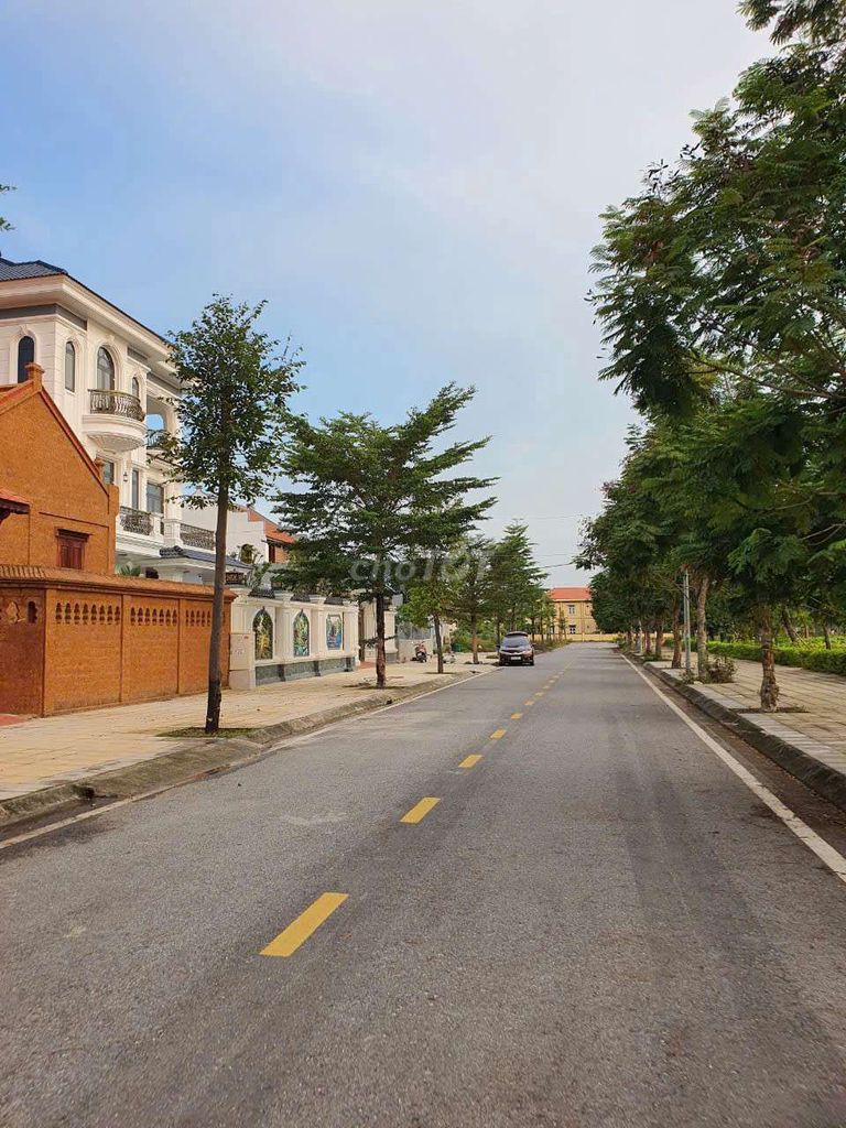 Khu nhà Giàu Nhật Tân,,, Cách KCN Đồng Văn IV chỉ 2km