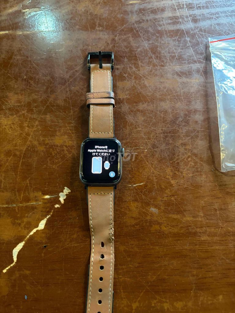 Apple Watch Series 4 40mm Nâu Trầy. Mua bán Thiết bị đeo thông minh tại Quận 8 Tp Hồ Chí Minh được đăng bởi Dũng Dặt Dẹo hình 1