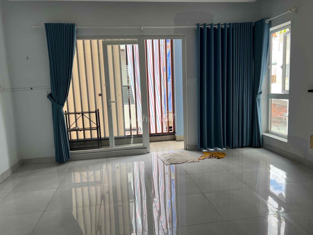 Cho thuê phòng. diện tích sử dụng 25m2. hẻm xe hơi