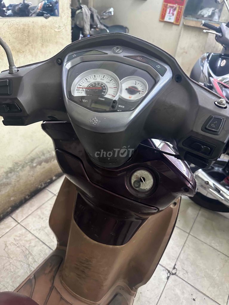 Shark 2010 Máy siêu ngon. BSTP cavet đầy đủ. Mua bán Xe máy tại Quận Bình Thạnh Tp Hồ Chí Minh được đăng bởi Cửa hàng bán xe cũ hcm bình thạnh hình 4