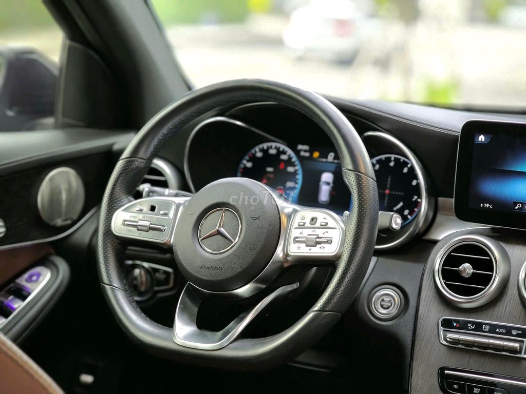 🔺MERCEDES GLC 300 4MATIC V1 MODEL 2023 ĐEN/NÂU. Mua bán Ô tô tại Quận 7 Tp Hồ Chí Minh được đăng bởi Tung hình 8