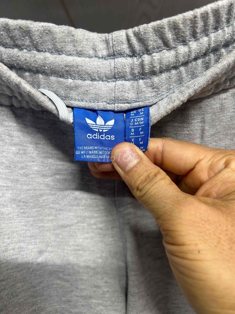 Quần thể thao Adidas Xám Vải nỉ Unisex. Mua bán Quần áo tại Quận Gò Vấp Tp Hồ Chí Minh được đăng bởi ĐỒ SI HIỆU CHÍNH HÃNG hình 1