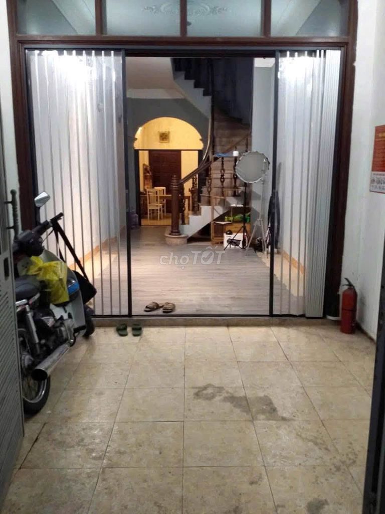 Аренда отдельного дома 62 кв.м х 4 этажа в переулке 93 Хоанг Куок Вьет
